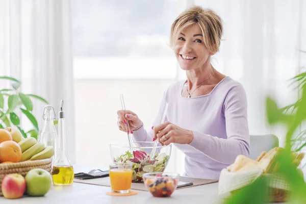 Beautiful Mature Woman Having Healthy Lunch Break Home She Smiling — Foto Stock