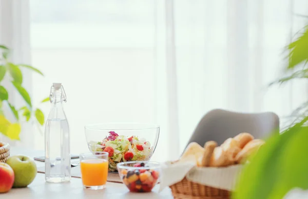 Lunch Break Home Healthy Salad Fresh Fruit Kitchen Table — Stock Photo, Image