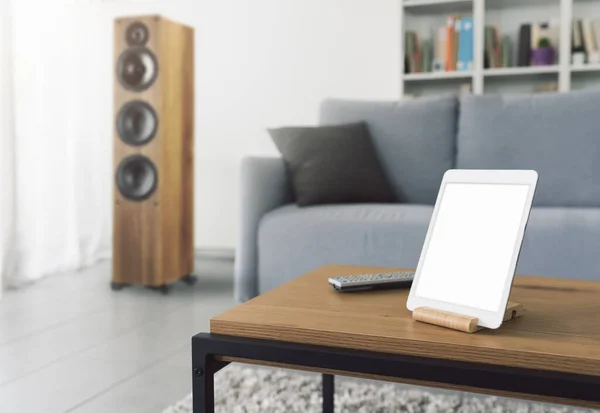 Digital Tablet Blank Screen Living Room Apps Smart Home Concept — Zdjęcie stockowe