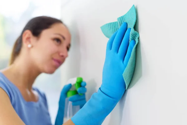 Woman Holding Detergent Cleaning Walls Home — Stok fotoğraf