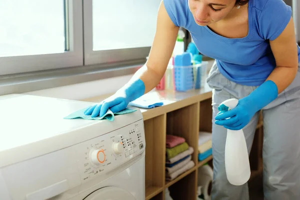 Woman Holding Detergent Cleaning Washing Machine Appliance Hygiene Concept — Fotografia de Stock