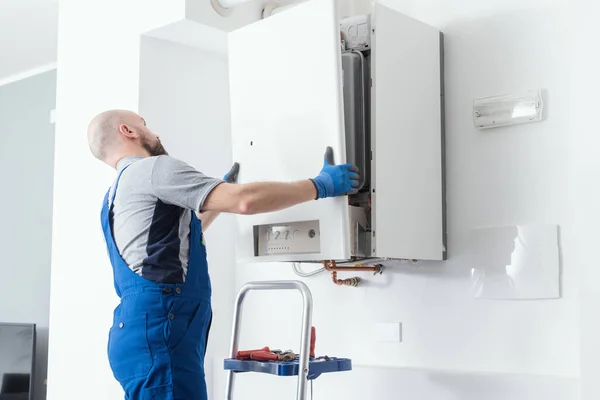 Professional Engineer Doing Boiler Inspection Home —  Fotos de Stock