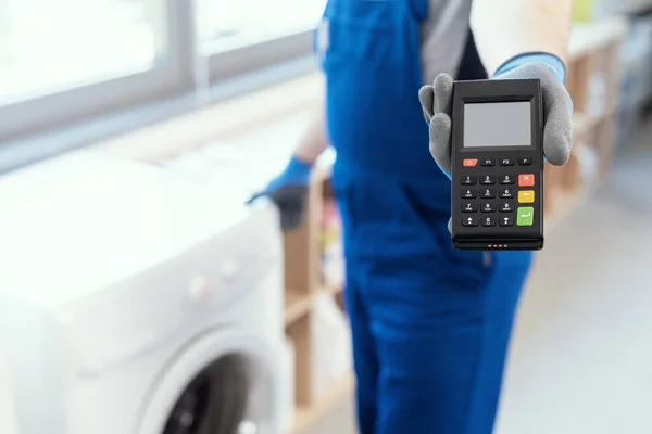 Professional Repairman Holding Pos Terminal Waiting Credit Card Home Repair — 스톡 사진