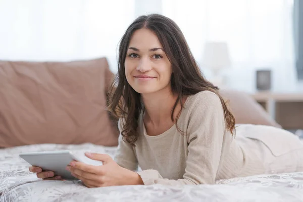 Happy Young Woman Relaxing Home Connecting Online Her Digital Tablet — Foto de Stock