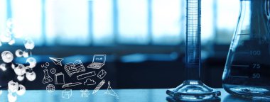 moleküler kimyasal yapısı ve eğitim sembolü olan konik matara ve silindir labaratuar koyu afiş arka planında karalama.