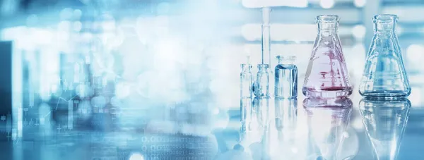 Üveg Lombik Főzőpohár Orvostudomány Kék Technológia Banner Háttér — Stock Fotó