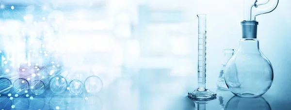 Чітка Кругла Скляна Колба Витяжкою Скляного Посуду Синьою Хімічною Молекулярною Стокове Фото