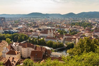 Graz, Avusturya - 26 Eylül 2021: Avusturya 'daki Graz kentinin hava manzarası
