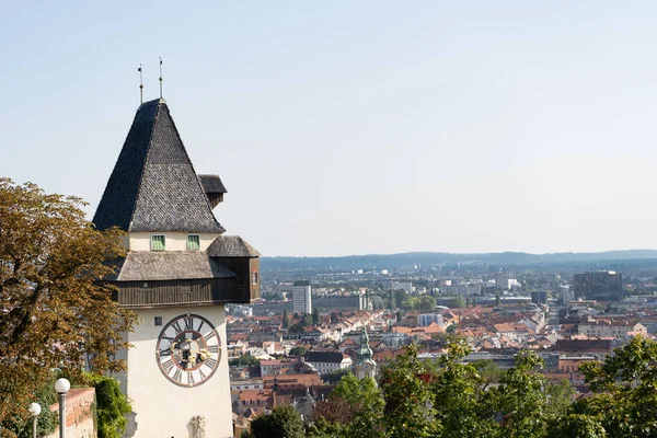 Niesamowity Widok Lotu Ptaka Krajobraz Miasta Graz Słynną Wieżą Zegarową — Zdjęcie stockowe