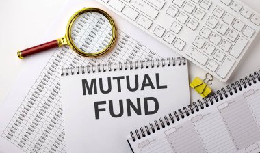 Çizelgeye klavye ve planlama ile yazılmış MUTUAL FUND metni