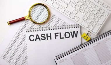 Grafiğe klavye ve planlama ile yazılmış CASH FLOW metni