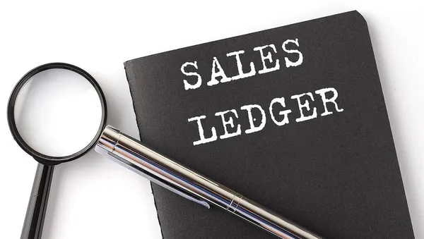 Sales Ledger Koncepcja Biznesowa Lupa Białą Wiadomością Tekstową Czarnym Notebooku — Zdjęcie stockowe