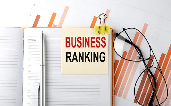 Not defterindeki etiket üzerinde metin işleriName