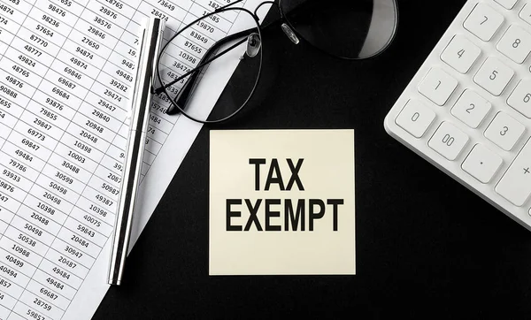 Concept Tax Exempt Message Sur Autocollant Avec Lunettes Graphique Calculatrice — Photo