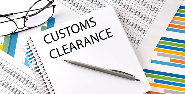 Notizbuch Mit Text Customs Clearance Diagramm Und Weißer Hintergrund Geschäftskonzept — Stockfoto