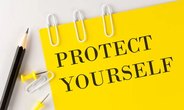Προστατευστε Τον Εαυτό Σας Λέξη Για Κίτρινο Χαρτί Εργαλεία Γραφείου — Φωτογραφία Αρχείου