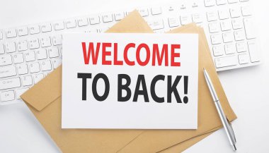 Klavyedeki zarfa hoş geldiniz metni