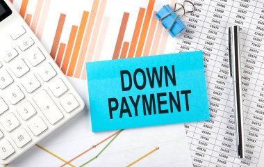 Düşük Ödenmiş metin diyagram arka planındaki çıkartma üzerine