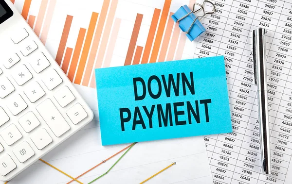 Düşük Ödenmiş metin diyagram arka planındaki çıkartma üzerine