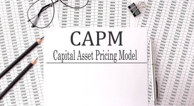 Çizelgede CAPM Sermaye Değerlendirme Modeli ile kağıt, iş
