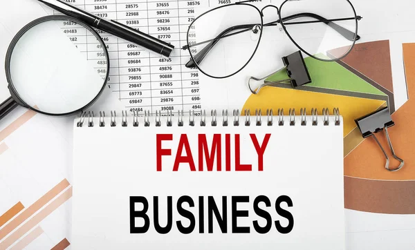 Tekst Family Business Wit Papier Notebook Het Diagram Ondernemingen — Stockfoto