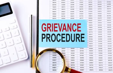 GRIEVANCE PROCEDURE metin üzerinde etiket arkaplan, iş konsepti