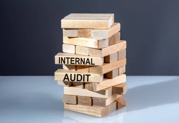 Der Text Auf Holzklötzen Internal Audit — Stockfoto