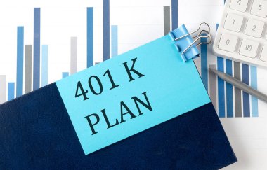 Çizelge arkaplanındaki not defterine yapıştırılmış 401K PLAN