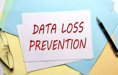 DATA KAYIP Renkli kağıt arkaplan üzerinde kağıt üzerinde Önizleme metni