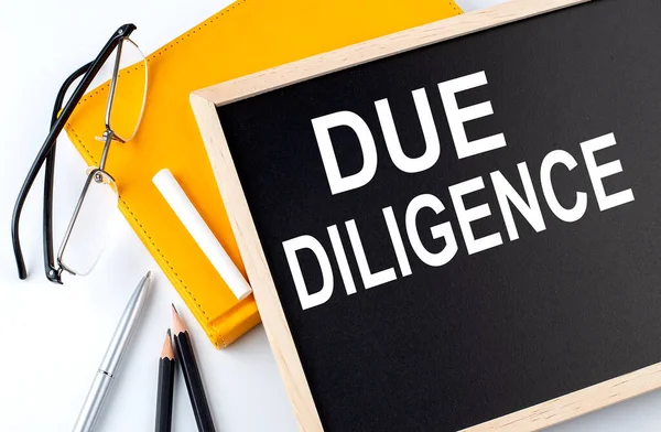 Due Diligence Text Blackboard Notepad Pen Pencil — Stock Photo, Image