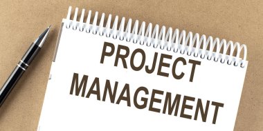 PROJECT MANAGEMENT metin üzerinde kalem, iş