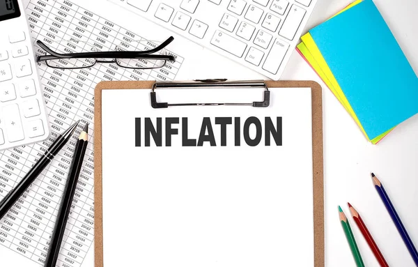 Urklipp Med Text Inflation Tangentbord Och Diagram Vit Bakgrund — Stockfoto