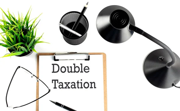 Double Taxatie Tekst Klembord Witte Achtergrond — Stockfoto