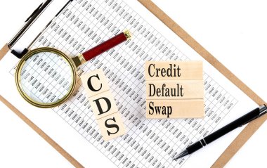 CDS CREDIT varsayılan SWAP metin üzerinde ahşap blok arkaplan üzerinde