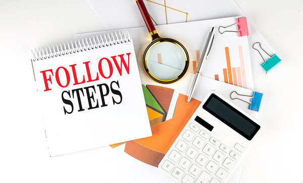 БЕСПЛАТНЫЕ СТЕПЫ с диаграммой, диаграммой, калькулятором на белом фоне