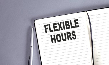 FLEXIBLE SAAT Kelime kalem ile defter üzerinde