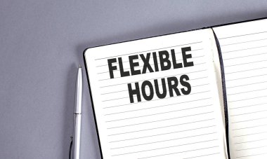 FLEXIBLE SAAT Kelime kalem ile defter üzerinde