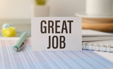 Ofis masasındaki defterde harika bir iş kavramı var..