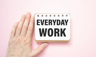 Her gün deftere elle yazılmış bir metin..