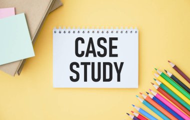 Renkli kalemlerle bir deftere yazılmış vaka çalışma notu.