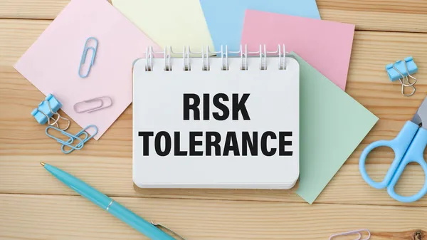 Блокнот Надписью Risk Tolerance Канцелярские Принадлежности — стоковое фото