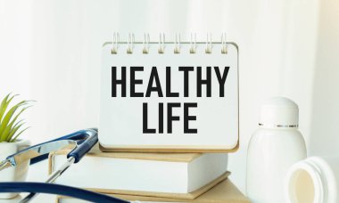 SAĞLIK HAYAT metni ve Medicament Arkaplanı, Stetoskop