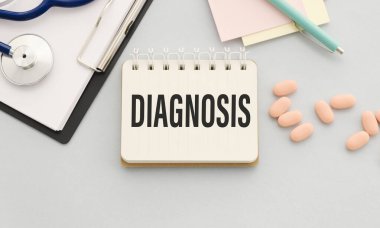 Medicamentlerin Arkaplanı, Stetoskop ile DiAGNOSIS metni