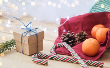 küçük el yapımı Hediyelik kutu parlak süsler