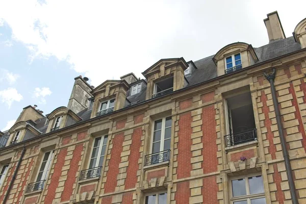 Old Brick Building Paris — 스톡 사진