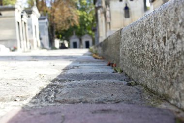 Kasabadaki mezarlık