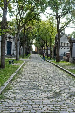 Kasabadaki mezarlık