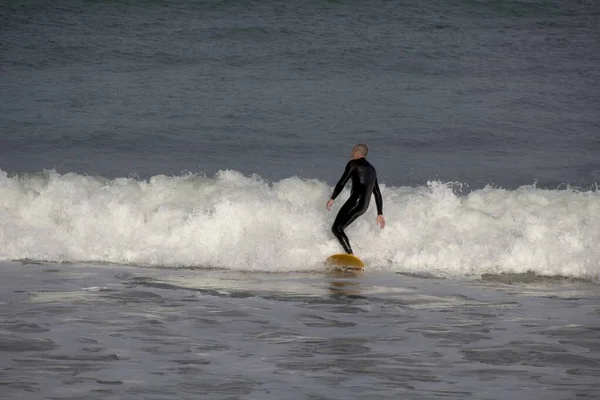 Surfista Praia — Fotografia de Stock