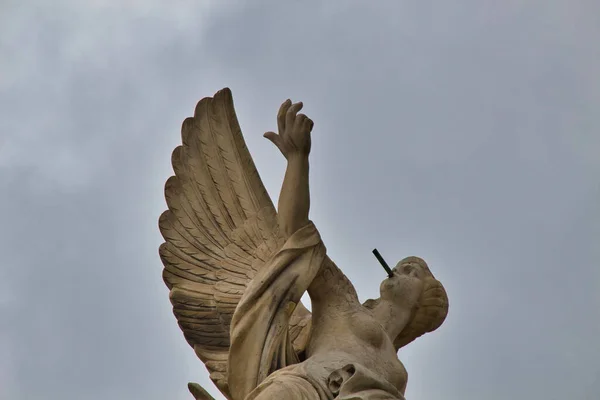 Statue Ange Dans Ciel — Photo