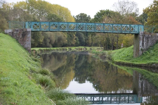 Brücke Über Den Fluss — Stockfoto